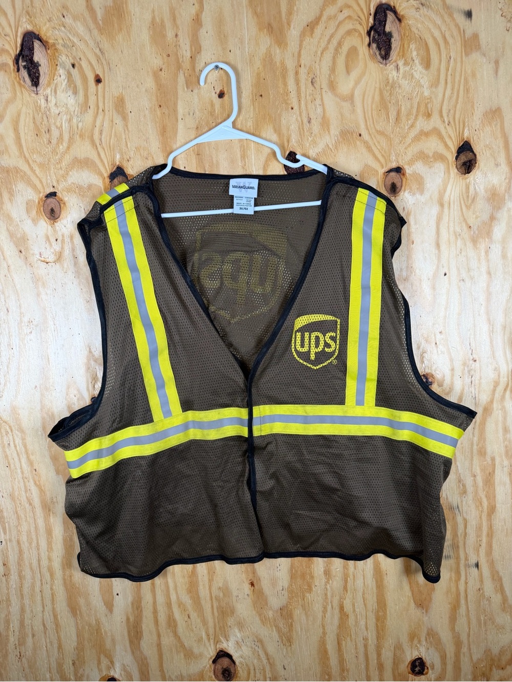 UPS Brown High-Visibility Safety Vest with Reflective Stripes - Seasonal Helper